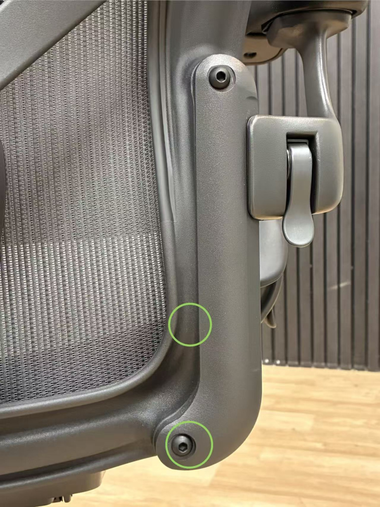 Болты Torx на кресле Herman Miller Aeron