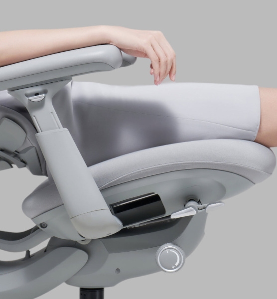 Кресло LiberNovo Omni Dynamic OC1 Space Grey, 48 см, глобальная версия, с подставкой под ноги